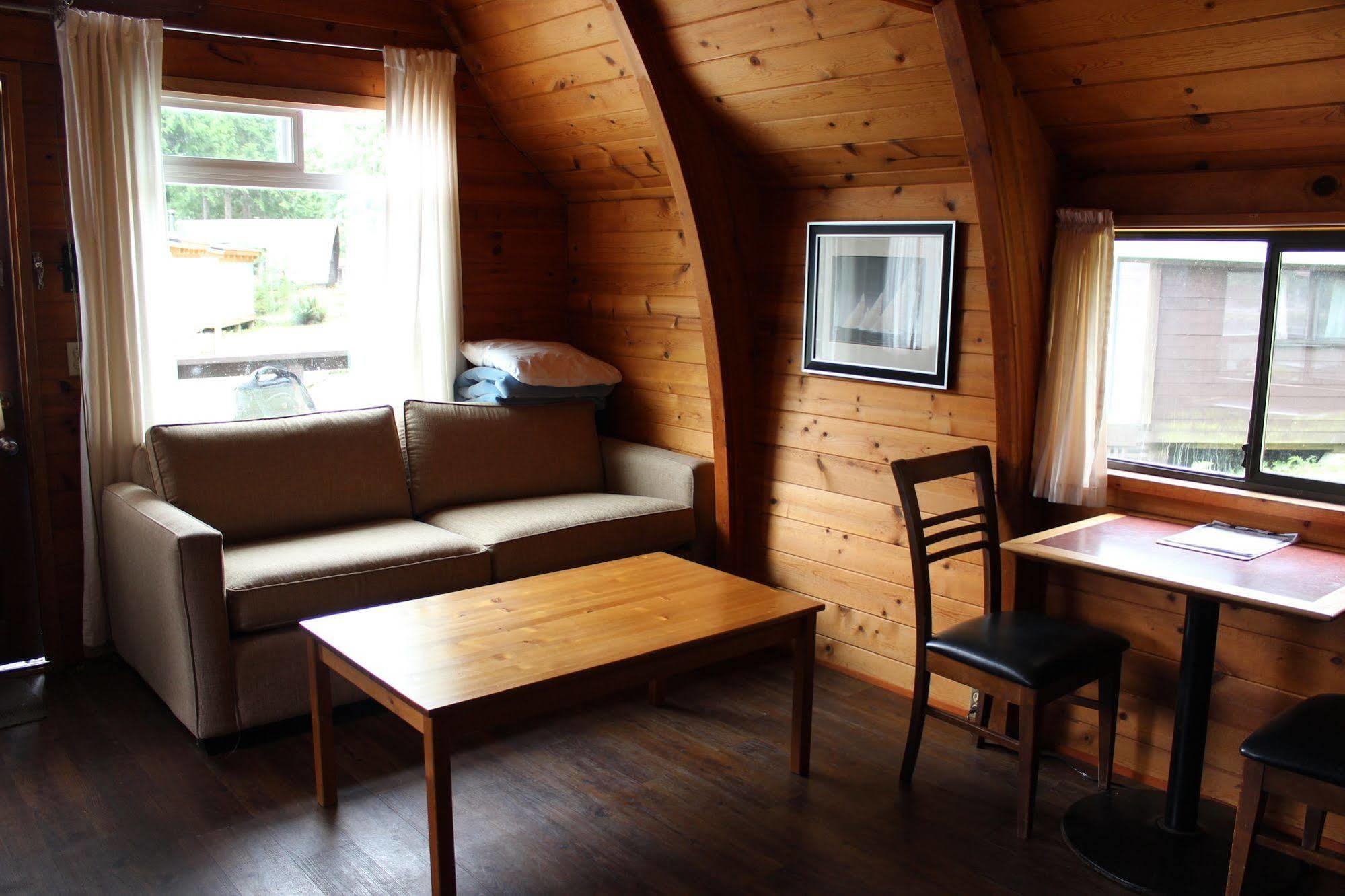 Backeddy Resort And Marina Egmont Екстериор снимка