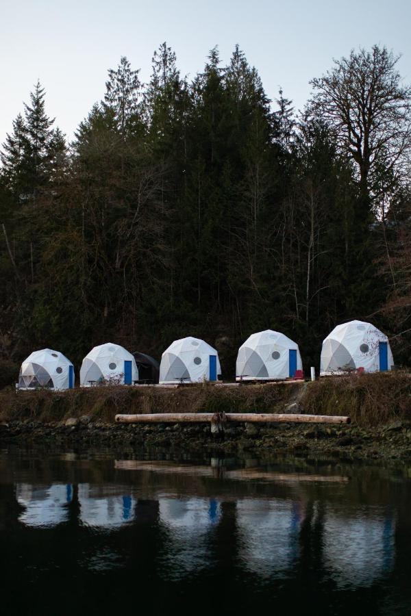Backeddy Resort And Marina Egmont Екстериор снимка