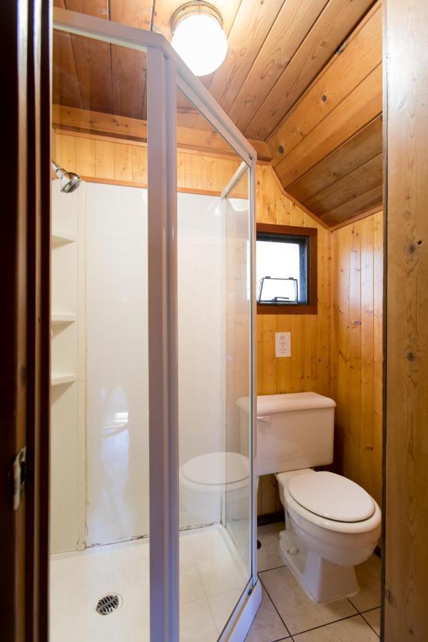 Backeddy Resort And Marina Egmont Екстериор снимка